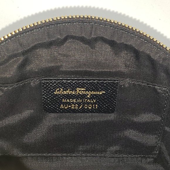 Host Pick 🥳🎉Salvatore Ferragamo Cosmetic Zip Pouch in Nero NEW W BOX - Picture 7 of 11
